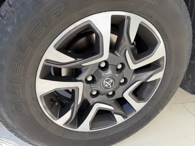 Rodas Hilux aro 18