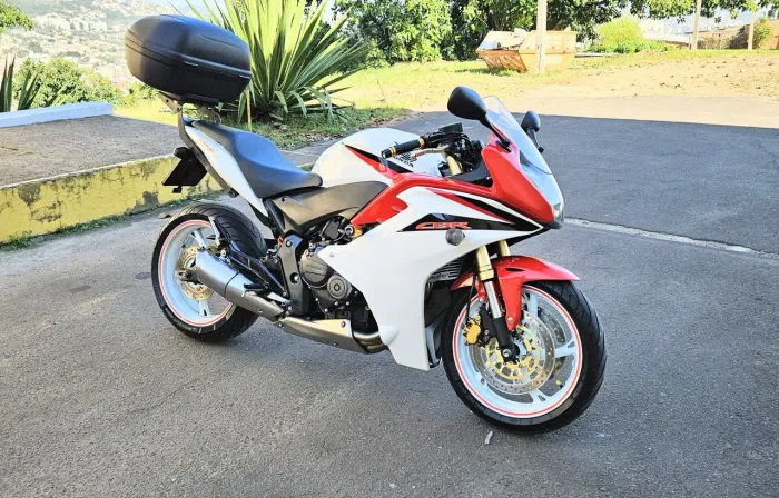 CBR 600F ano 2012 impecável Hornet carenada