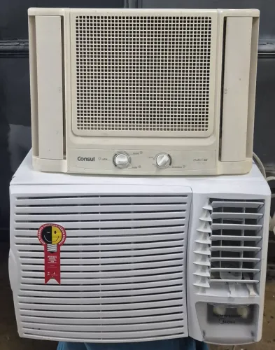 02 ar condicionado 12 e 7.500 btus 220 volts pouquíssimo uso praticamente novo