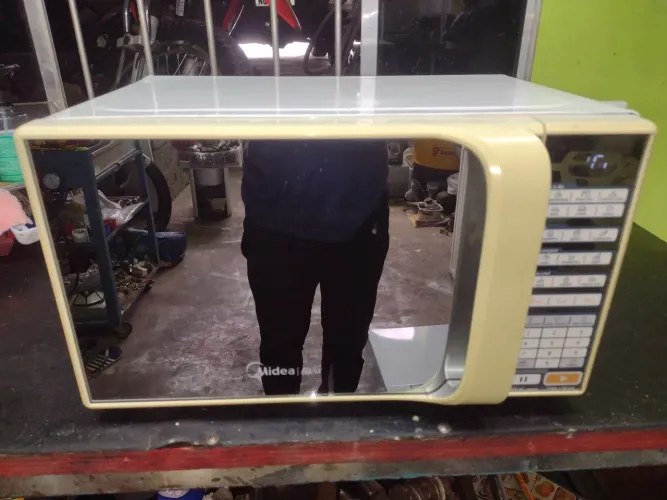 vendo microondas Midea 18 litros