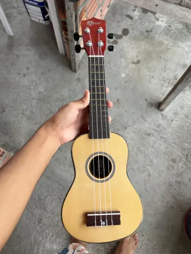 UKULELE QUATI