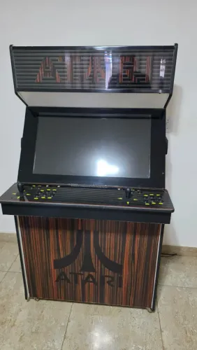 Vendo Totó com Capa + Fliperama 42" com Comandos Ópticos. Venda so o conjunto.