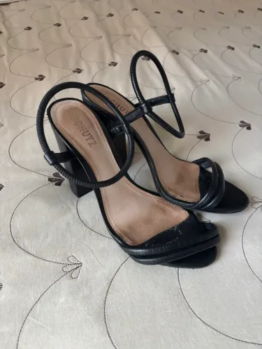Sandália Schutz Salto Bloco Tiras Preta Original (Tam. [35])