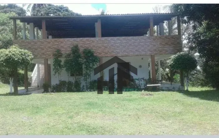 Chácara de 2,5 hectares com duas casas, localizada em Cruz de Rebouças, Igarassu -PE. À Ve