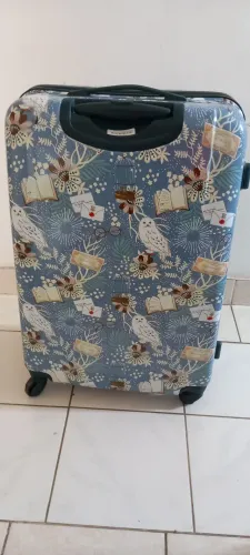 Mala de viajem tamanho médio, importada .