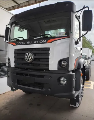 VW 31.320 ano 2024/25, 6x4, no chassis longo 4.58 metros, com apenas 700 Km, em SP