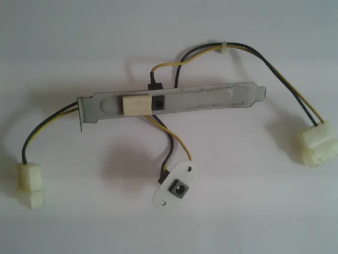 Adaptador de 5V com molex.