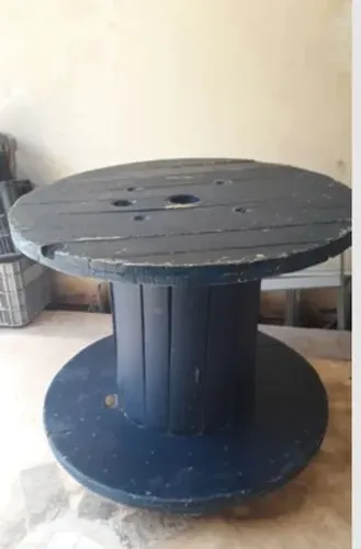 Mesa carretel com rodizio - desocupar espaço