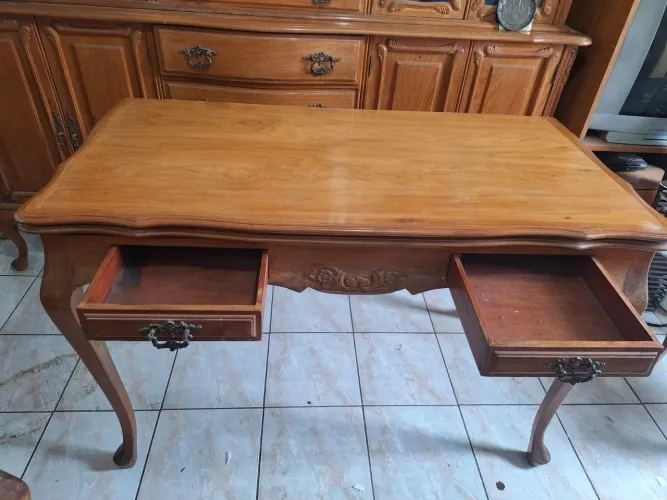 Mesa de jantar de Madeira antiga expansível + 5 cadeiras 