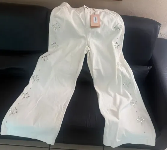 Calça Wide Leg PatBo para C&A - Sarja Floral com Brilhos - Off White - Tamanho 42