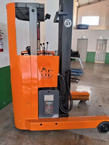 Empilhadeira Elétrica Lifto 1500 KG