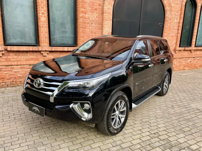 Toyota Hilux Sw4 SRX 2017 - Blindada