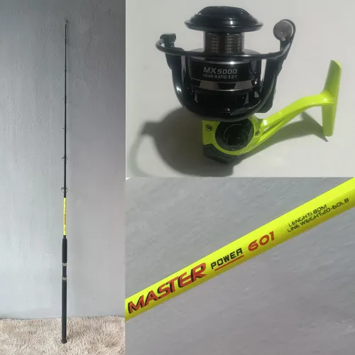 Vara 1,80m com molinete 5000 novos 