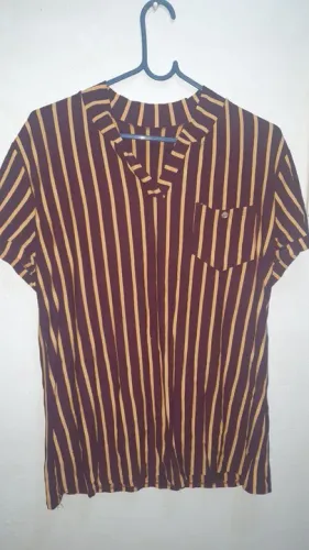 Blusa listrada marrom e amarela