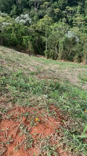 Terreno com 800 m² em condomínio na Barra do Imbuí- Teresópolis/RJ.
