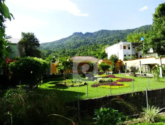 LINDO SÍTIO COLADO AO PARQUE FLORESTAL DA PEDRA BRANCA