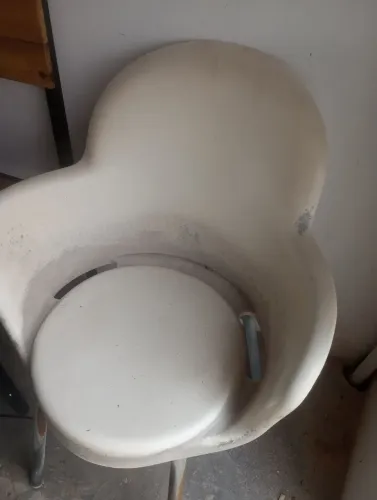 Cadeira vendo barato por 48 reais