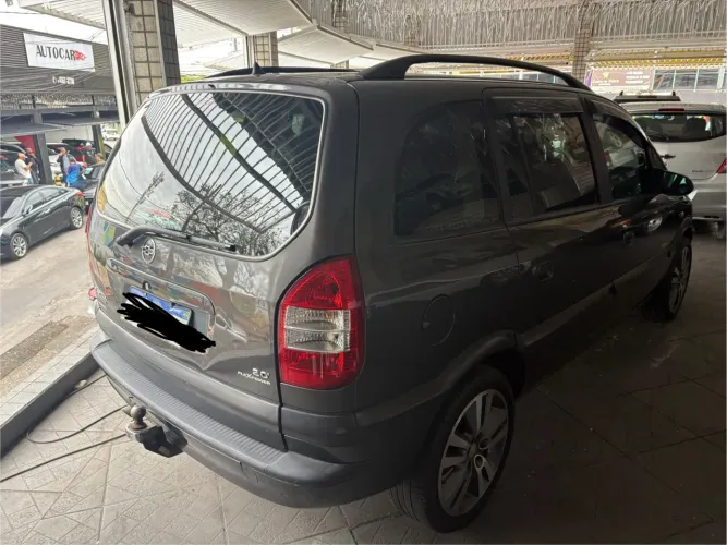 Zafira 2006 Elegance automática troco financio score baixo 