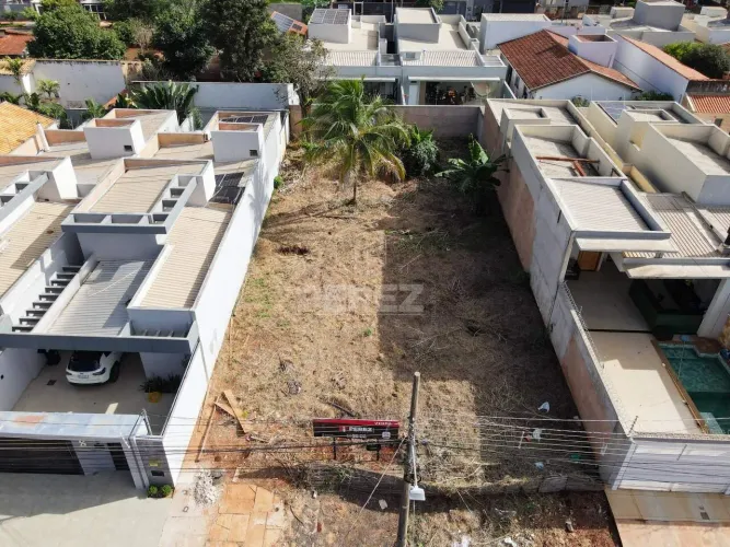 Terreno à Venda no Bairro Rita Vieira