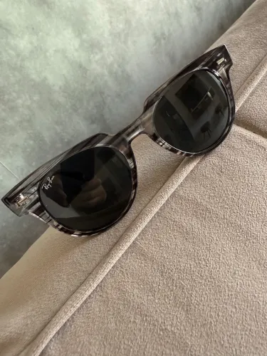 Ray Ban