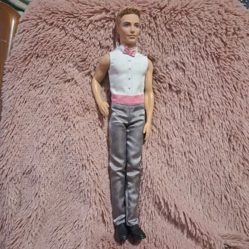 Boneco Ken 2010 Noivo Conto de Fadas (tag. Barbie)