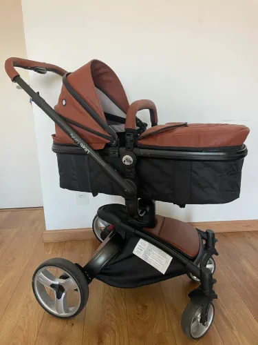 Carrinho de bebê Litet Candy Caramelo com Moisés e bebê conforto