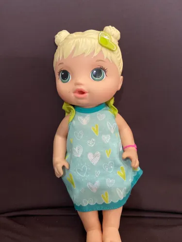 Boneca Baby Alive e acessórios 