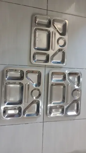 Bandejas aço inox $10 cada