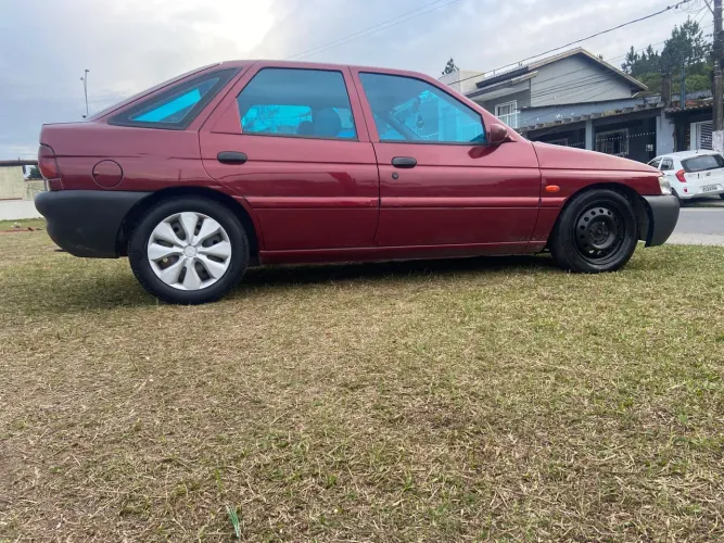 Ford Escort GL 1.8i 16V 4P 1997