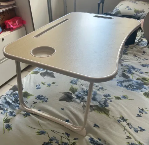 Mesa para estudo e trabalho portatil