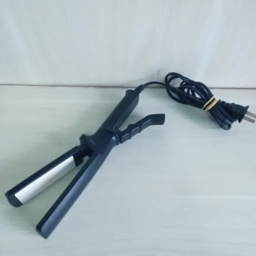 Chapinha Prancha em Cerâmica  Modelador top de linha 100% Bi Volt   Ótima 