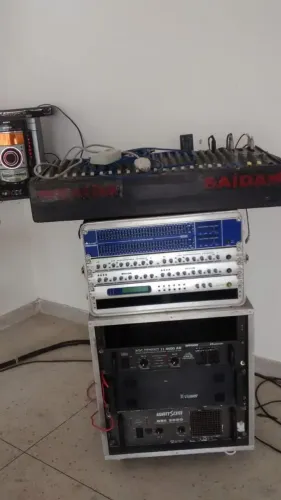 Som profissional troco em carro ou moto