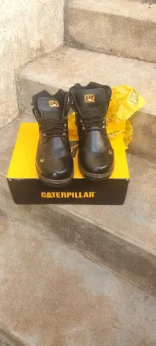 Bota masculina nova 39