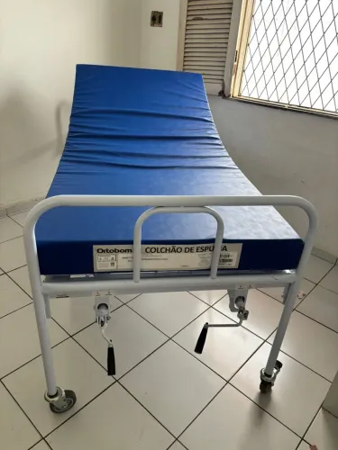 Vende-se: Cama fowler 2 mov com grade com rodas com colchão ortobom seminova