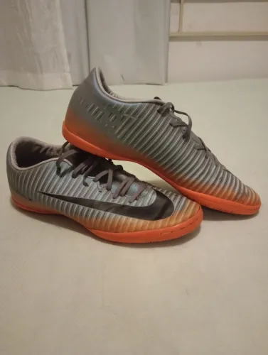 Chuteira Nike Mercurial N/37