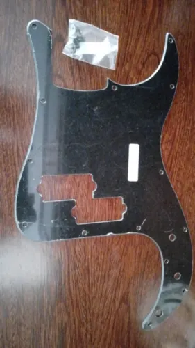 Escudo Precision Bass Squier Affinity Preto (1 Camada)