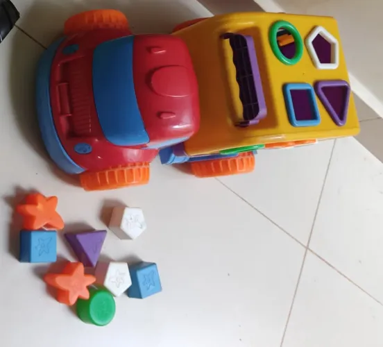 Caminhão Educativo Infantil - Formas Geométricas