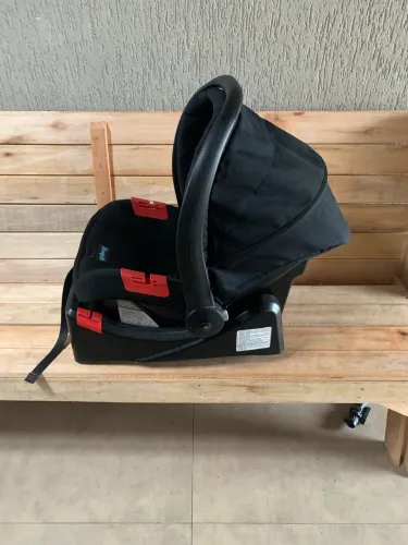 Bebê conforto/cadeirinha de bebê Burigotto touring com base