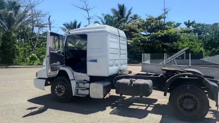 Cavalo Mercedes 1634 2008, único dono.