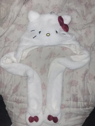? TOUCA/CACHECOL DA HELLO KITTY COM BOLSOS PARA MÃOS ?