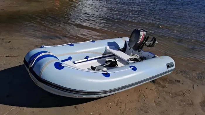 Barco inflável 2.80mt. Casco de fibra 