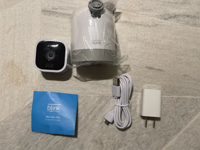 Câmera Blink Mini Pan-Tilt 360° Amazon - Nova, Nunca Usada