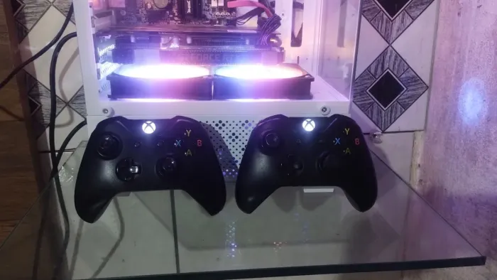 Controle de Xbox one original 100 cada leia a descrição