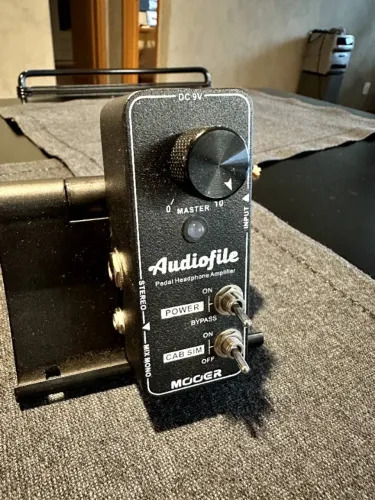 Mooer Audiofile - Headphone Amp para Guitarra/Baixo | Estado de Novo