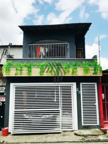 Casa para locação com aproximadamente 220m², 5 quartos, sala de jantar, cozinha, garagem,