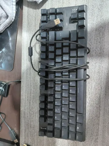 Teclado mecânico marrom
