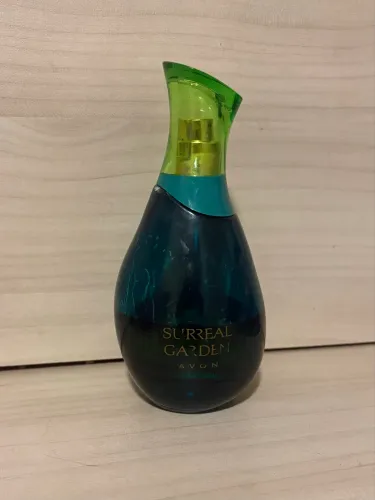 Perfume raro: Surreal Garden