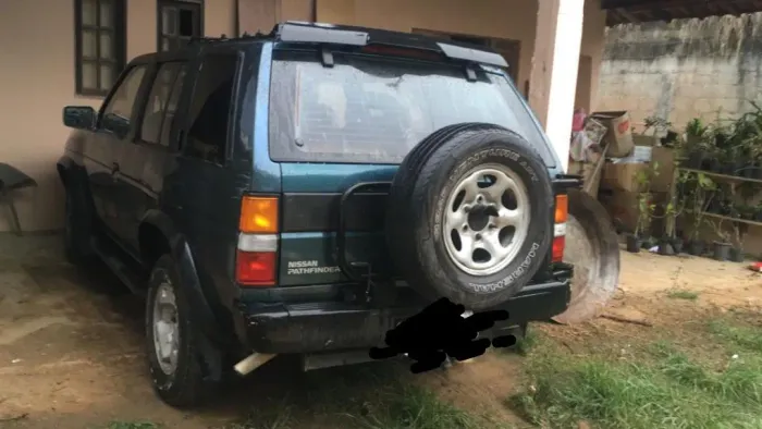 Nissan Pathfinder XE 4X4 1994