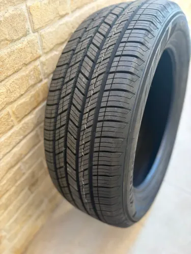 2 Pneus novos 225/55 R18 KUMHO