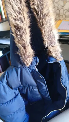 Casaco Zara masculino super novo, com capuz e fofinho. Cor azul.marinho. Veste ate 12.